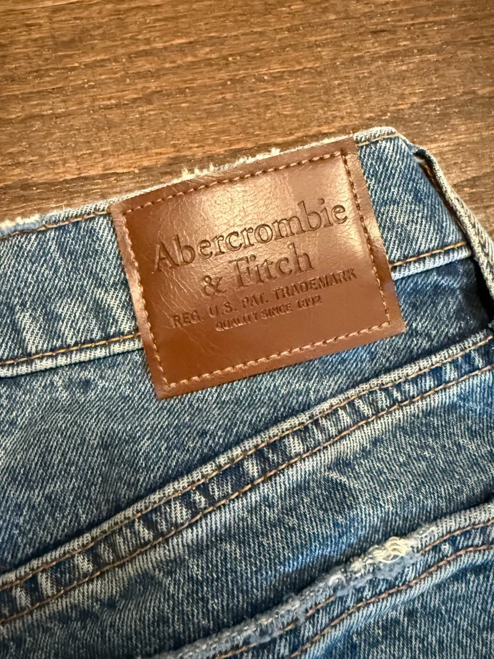 Abercrombie & Fitch Men's Vintage Stretch Straight-Leg Jeans - size 28W x 30L